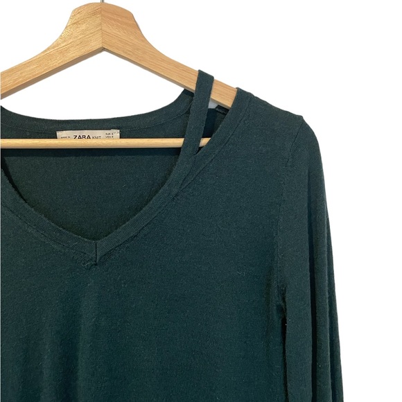Emerald Green Zara Knit V-neck Sweater with Shoulder Cut Outs Size Small - Picture 5 of 8